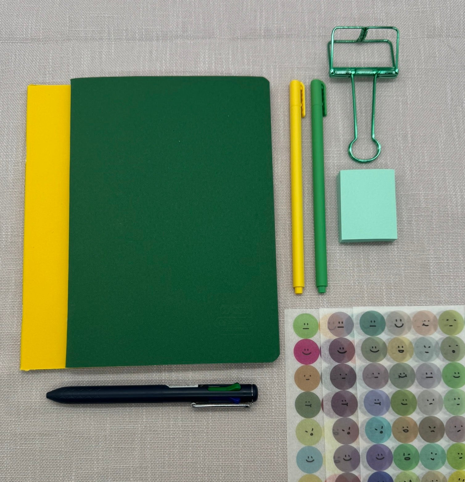 Set Farbe Minimalistisch Grün/Gelb
