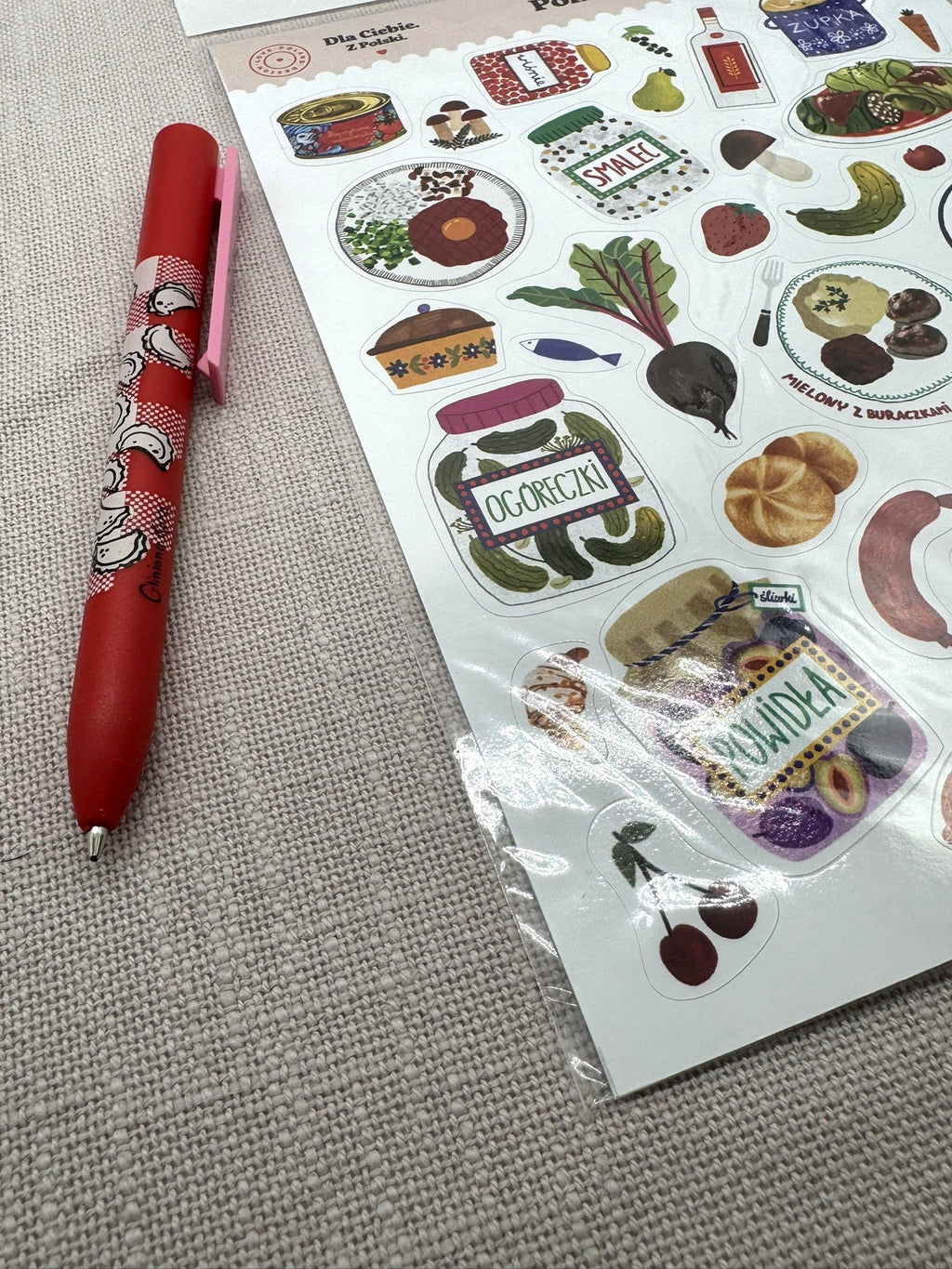 Kugelschreiber Pierogi und Sticker Polnisches Essen in Nahaufnahme