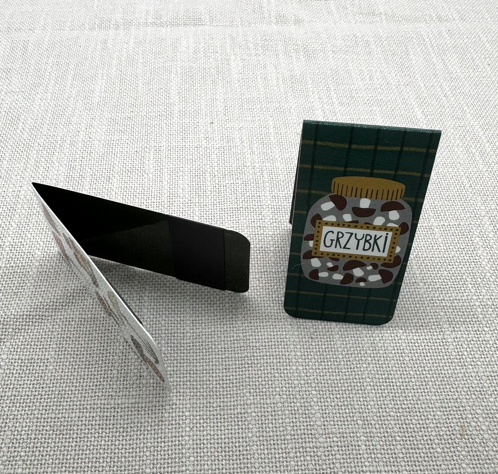 Magnet Bookmark Eingelegte Pilze: man sieht die Magnete im Innen des Lesezeichens
