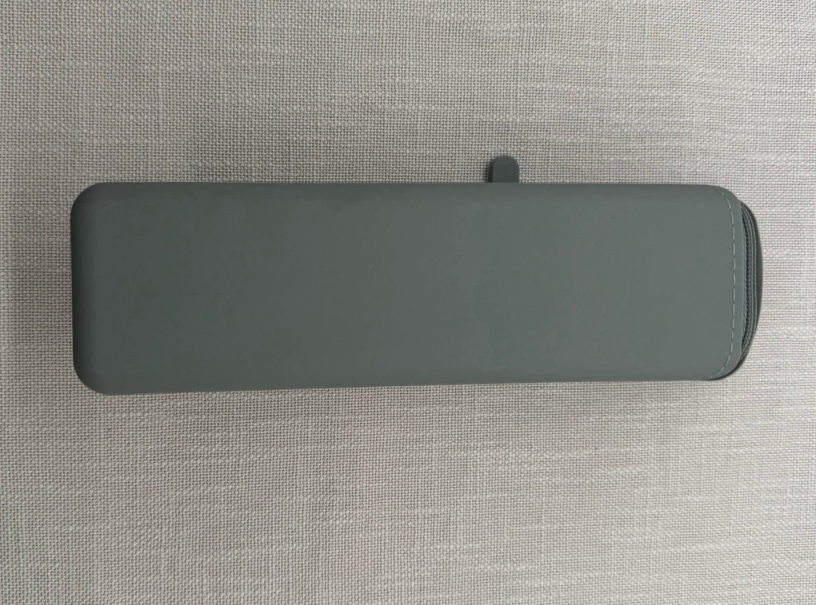 Stiftemappe aus Silikon Grau