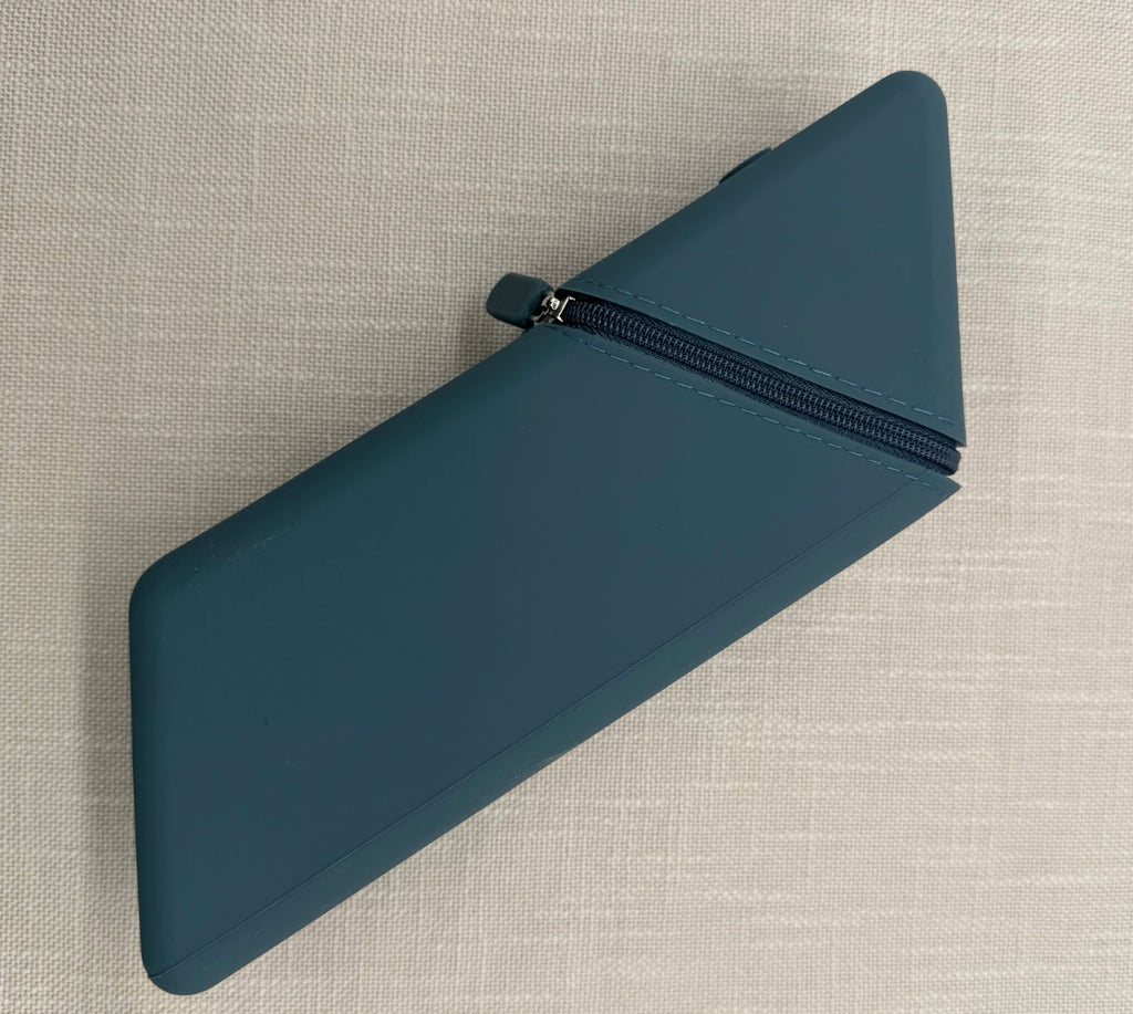Stiftemappe aus Silikon Blau