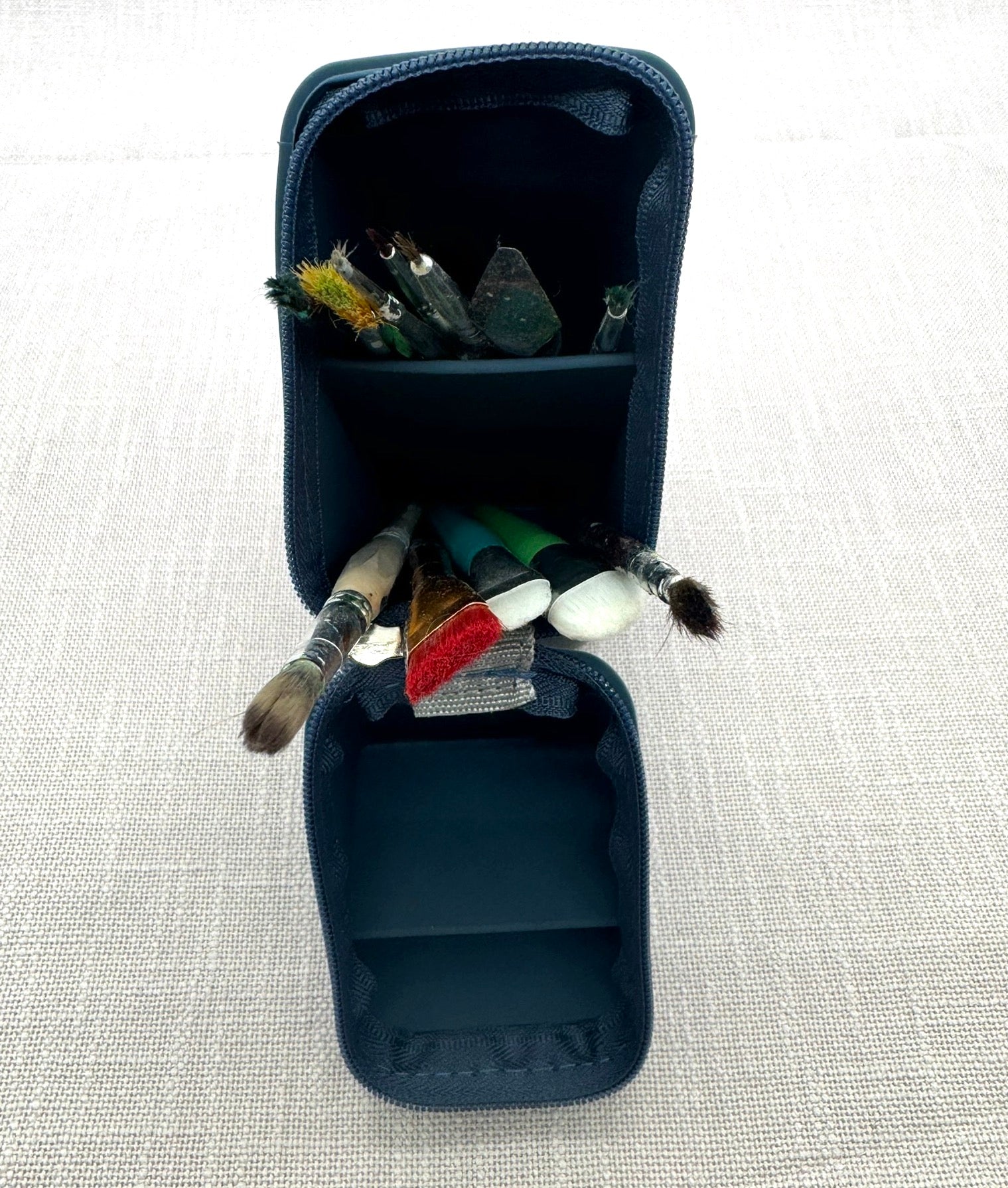 Stiftemappe aus Silikon Blau