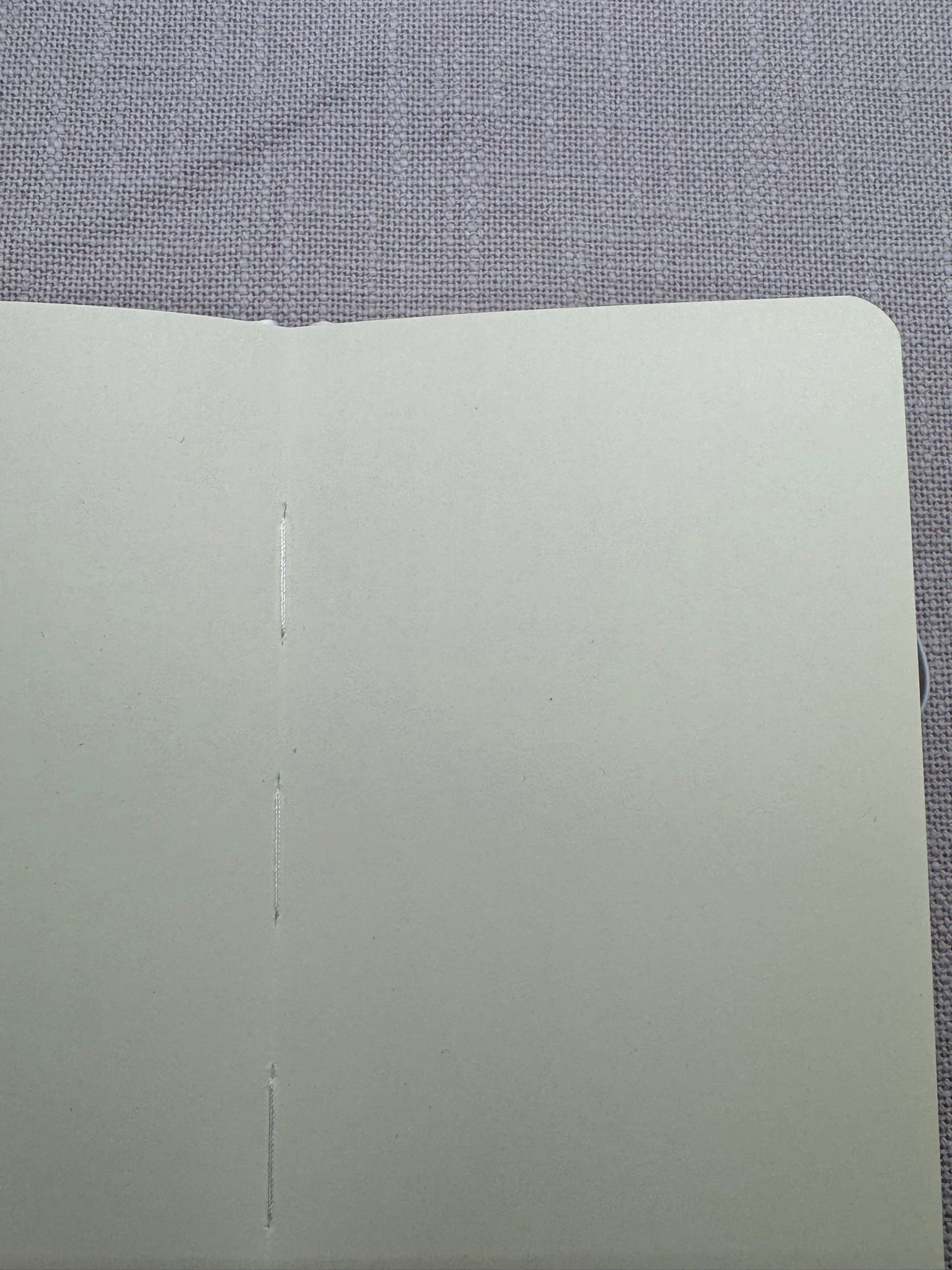 Eine leere Seite im Sketch Book, blanko 