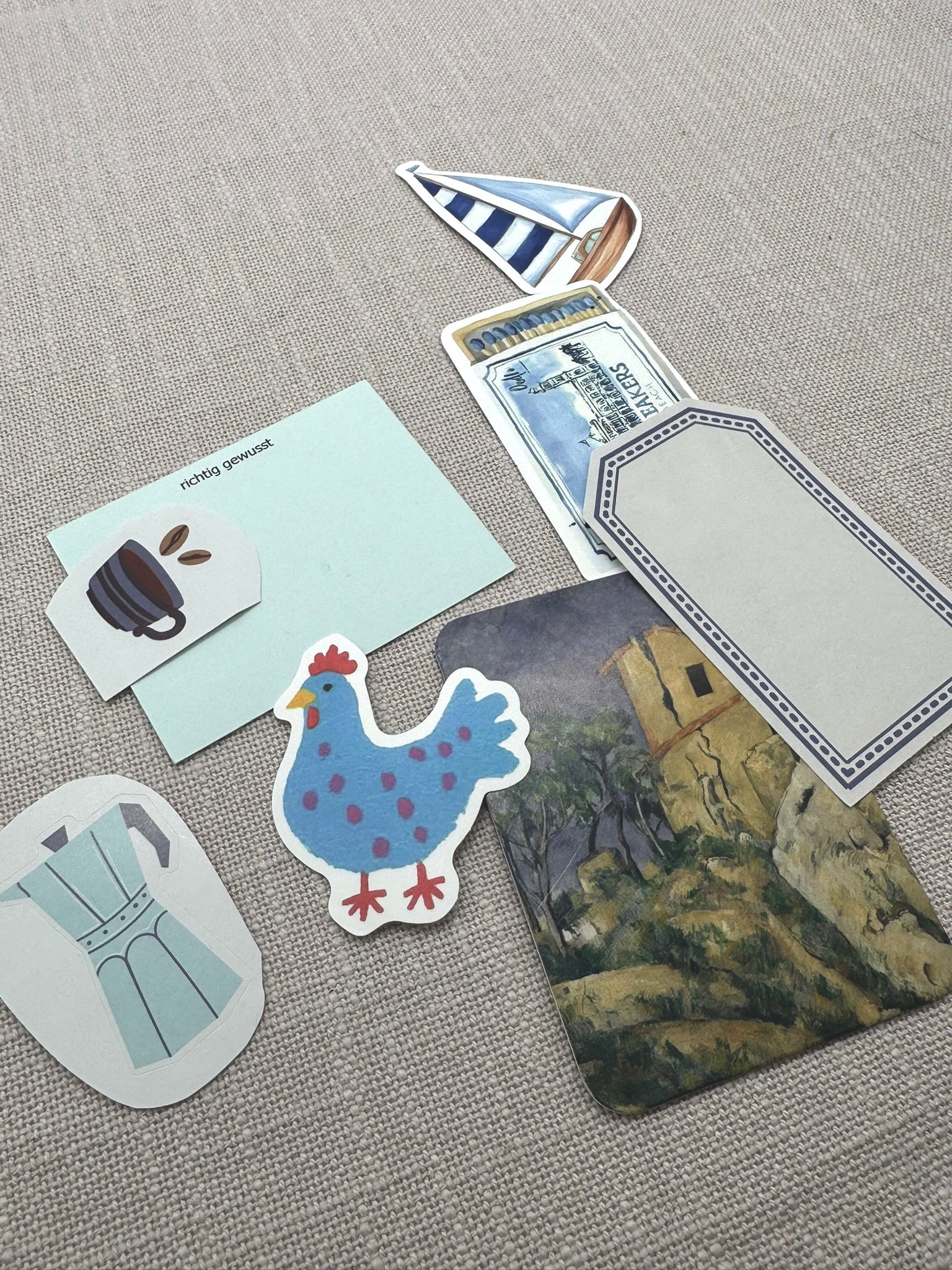 Kleinere Papierstücke aus dem Set: Sticker, Etiketten, Karteikarten, Karten